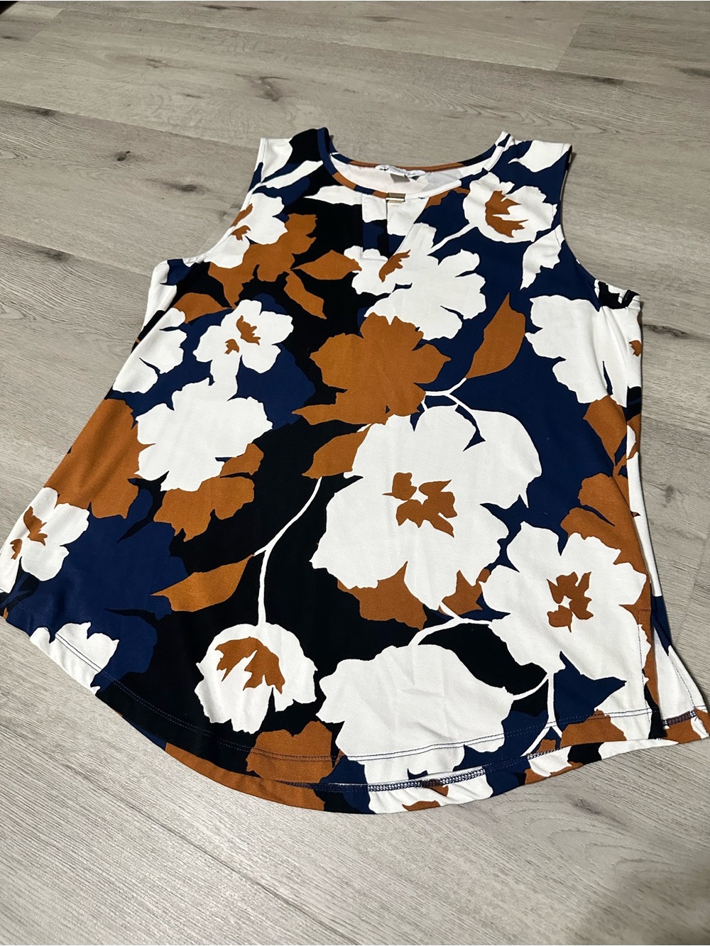 Liz Claiborne Navy, White & Brown Floral Sleeveless Tank